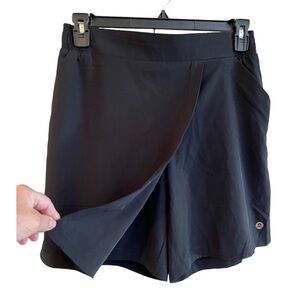 MONDETTA OUTDOOR PROJECT, NWOT, WOMENS BLACK SKORTS. SIZE L